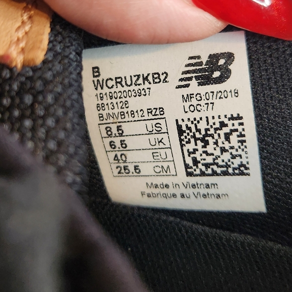 New Balance Shoes Womens 8.5 Cruz V2 Running Sneakers WCRUZKB2 Black Fabric - Picture 9 of 9